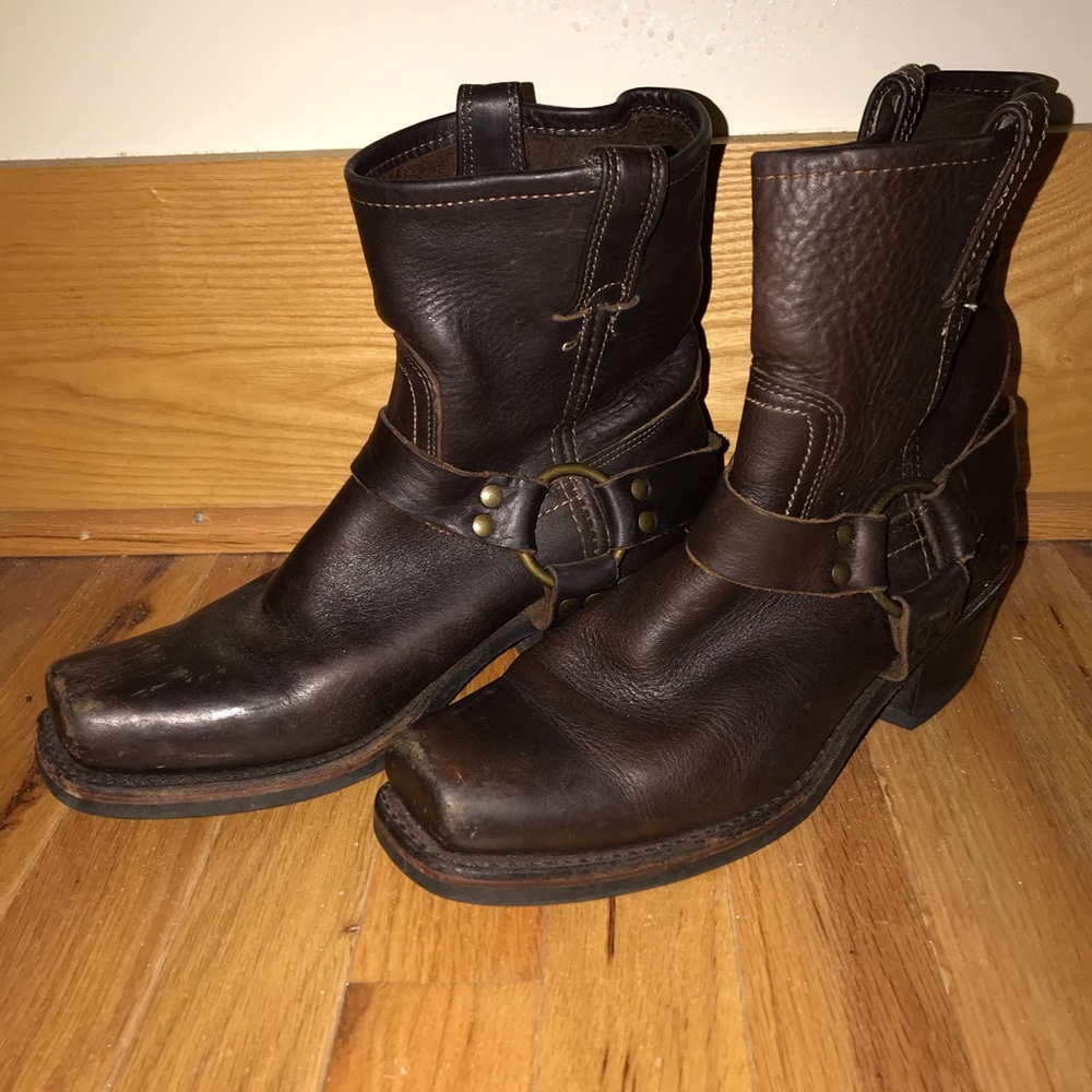Frye Harness tan leather boots